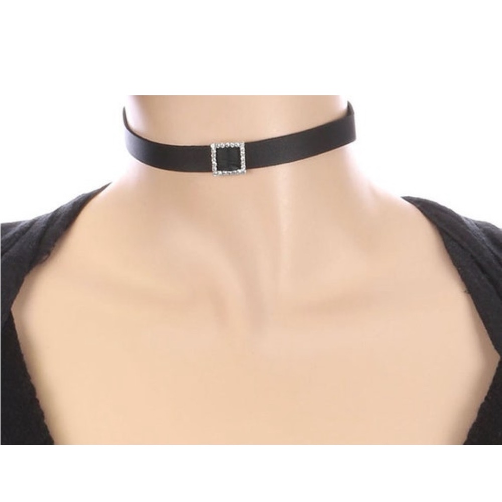 🌴3/$10- Pave Crystal Stone Faux Leather Choker Necklace - Square